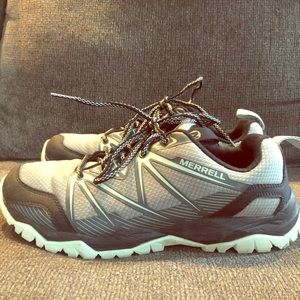 Merrell hiking tennis shoes